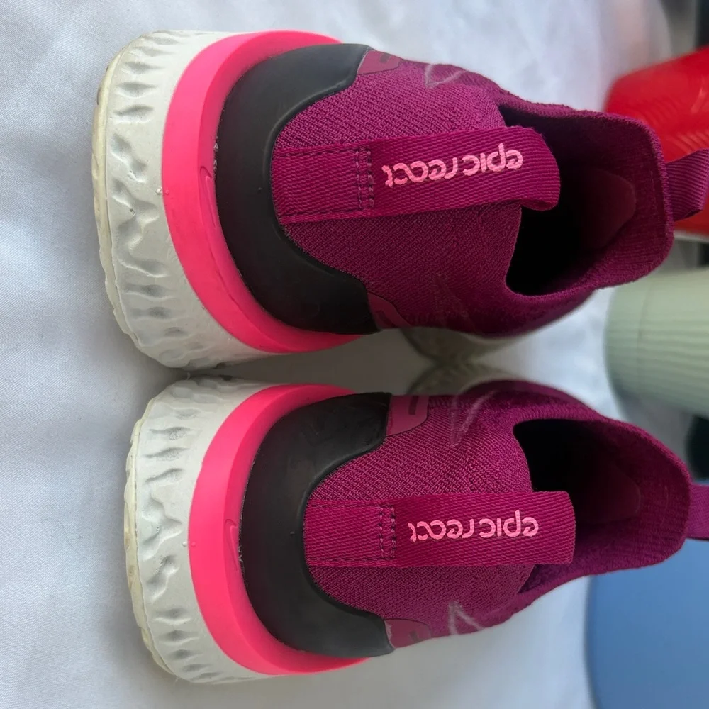 Nike Women’s Slip-On Sneakers - Magenta - Picture 8 of 9